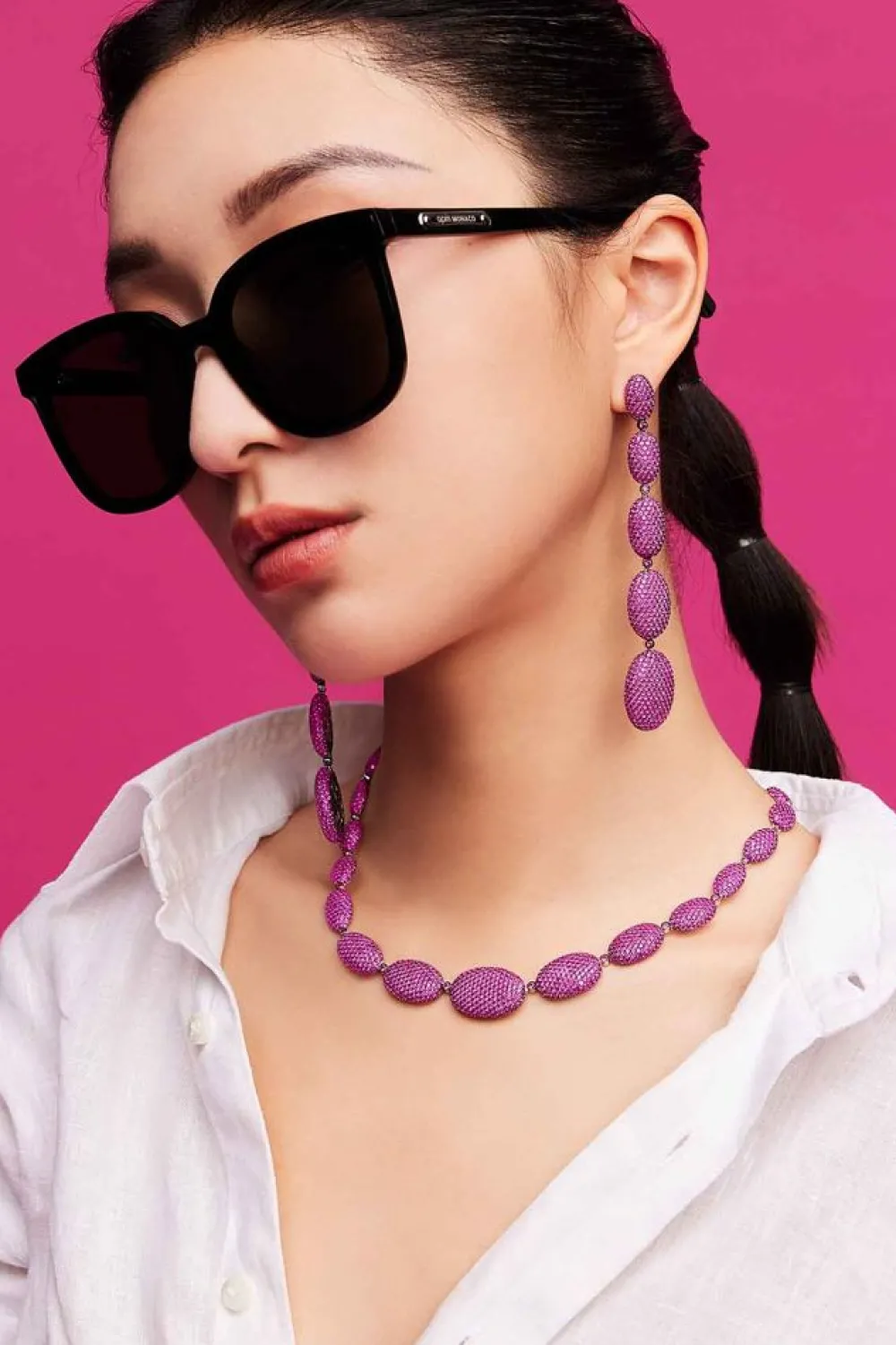 APM Monaco Ras-De-Cou Ovale Fuchsia^ Colliers